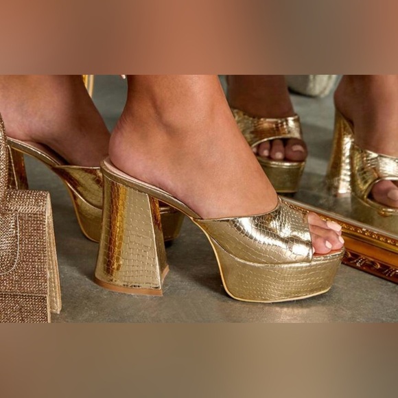 Gold Crocodile Embossed Chunky Platform Mules 4 inches size 40 - Picture 5 of 14